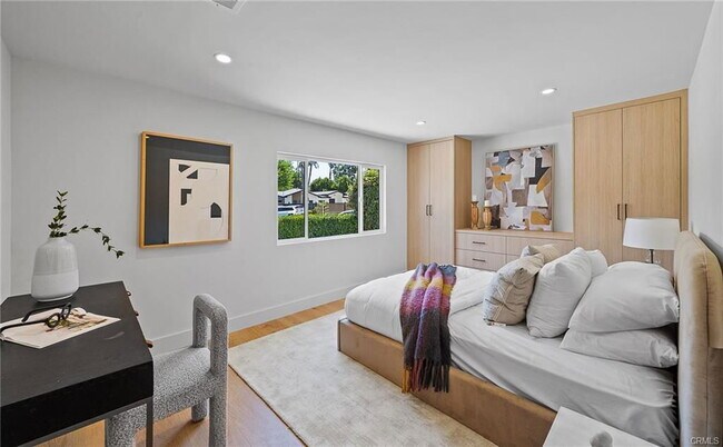 Photo - 5157 Woodley Ave