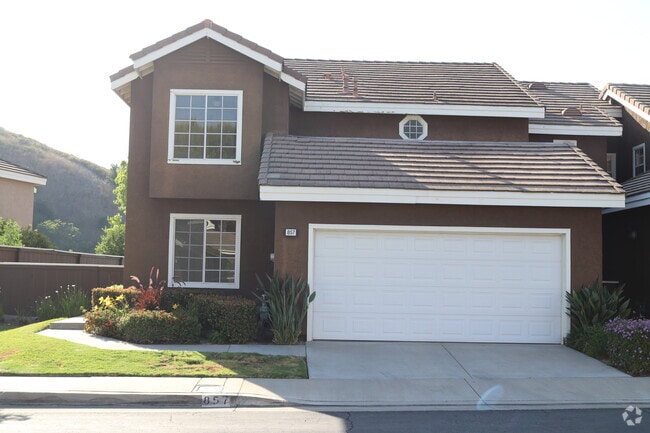 Building Photo - 857 S Sapphire Ln Rental