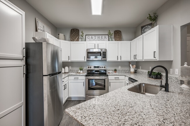 2BD, 2BA - 1172SF - Kitchen