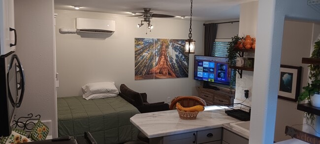 Photo - 607 Lawton Ave Unit 607A - Cozy Cottage Studio