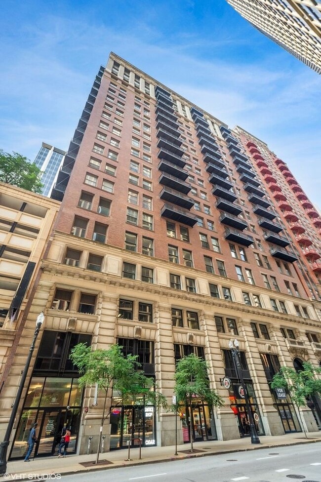 Building Photo - 212 W Washington St Unit 1703