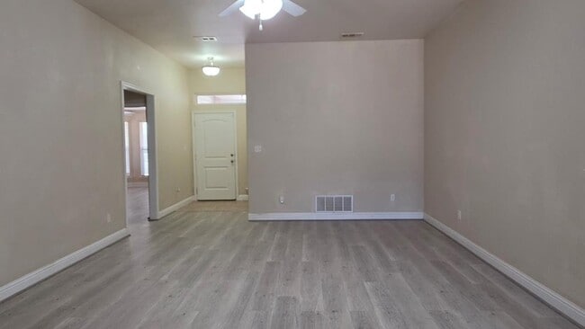 Photo - 6011 Mile High Ln