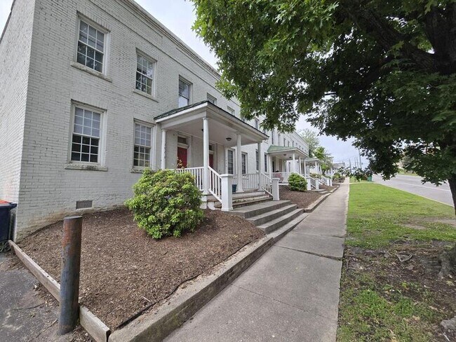 Photo - 212 E Wythe St