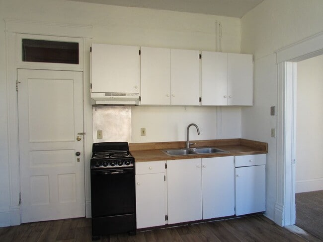 Photo - 318 Victor Ave Unit 4