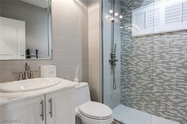 Building Photo - 678 11th Ave S Rental
