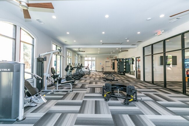 1401 West Paces