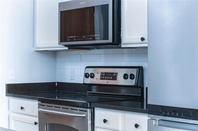 Photo - 3040 Peachtree Rd Unidad 1501