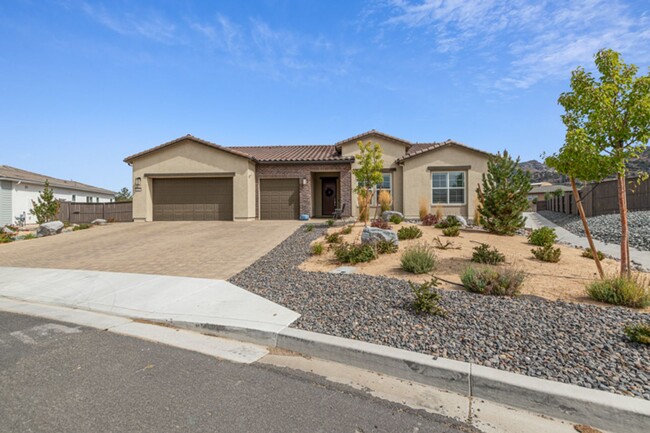 4 bed 2.5 bath South Reno home - 4 bed 2.5 bath South Reno home