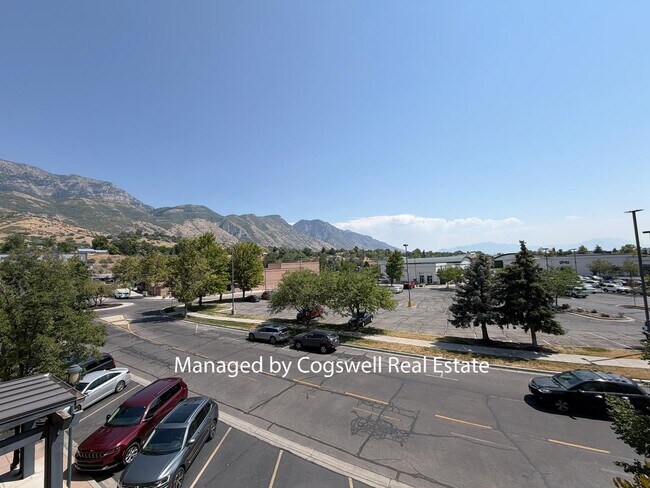 5005 N Edgewood Dr