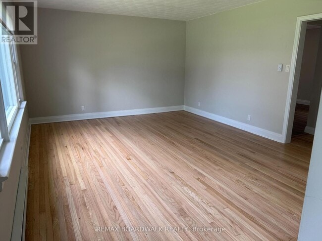 Photo - 15 Butterfield Pl