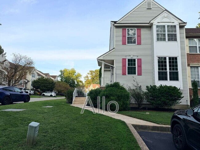 469 Woodstock Ln