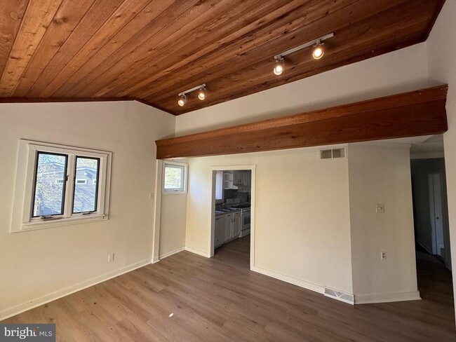 Building Photo - 1452 14th Ave