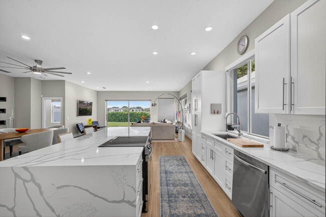 Photo - 945 Bear Island Cir