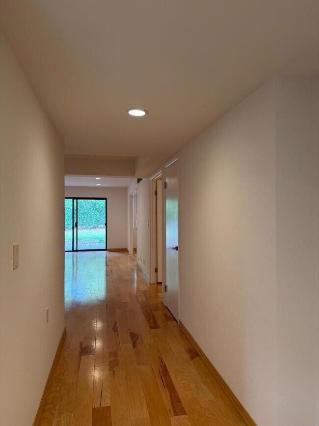 Photo - 5302 Cribari Heights