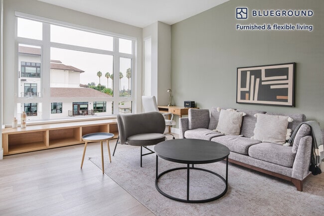 Building Photo - 555 E Evelyn Ave