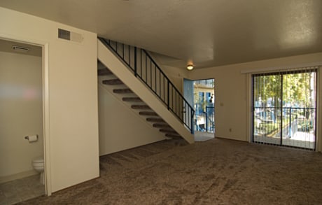 Hillcrest Court Apartments