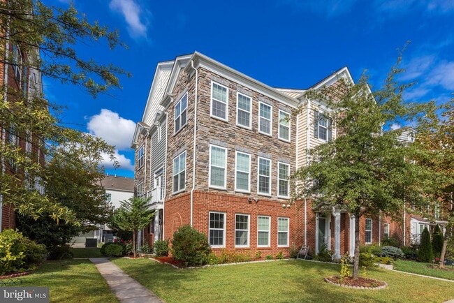 Photo - 43551 Wheadon Terrace Townhome