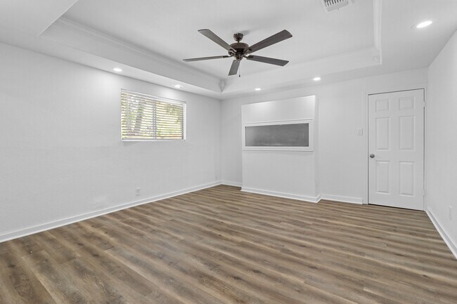 Photo - 324 N Andrews Ave