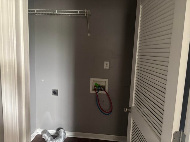 Photo - 180 Coachman Ct