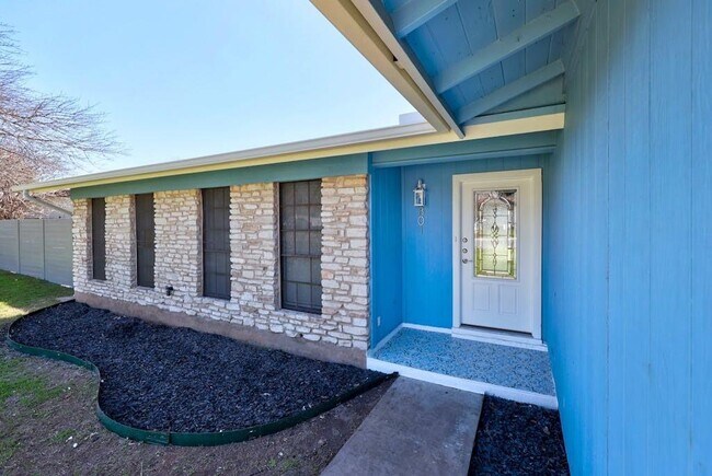 Photo - 801 Salem Ln