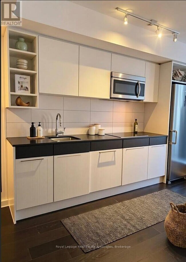 Photo - 68 Shuter St Unit 2206