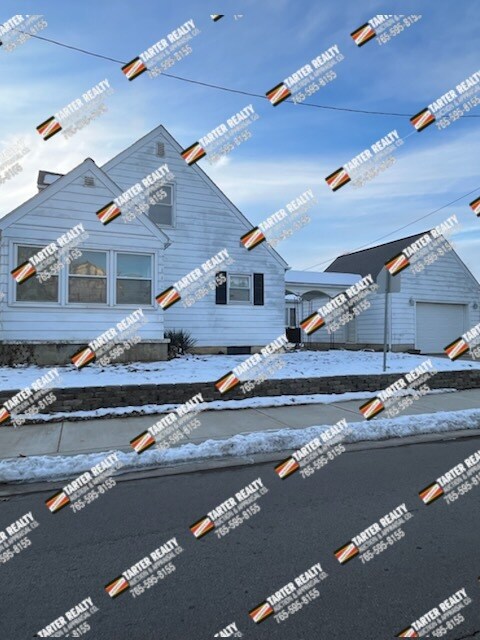 Photo - 700 W South St