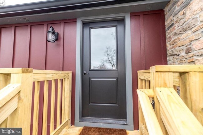 Building Photo - 4844 Old Easton Rd Unit 2