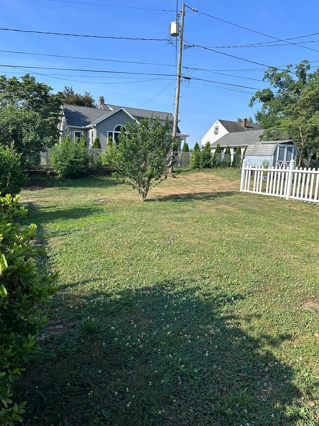 Photo - Cape Cod in Middletown 4 bedroom