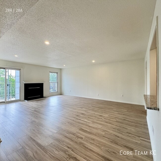 Photo - 2900 W 53rd St Unit 203