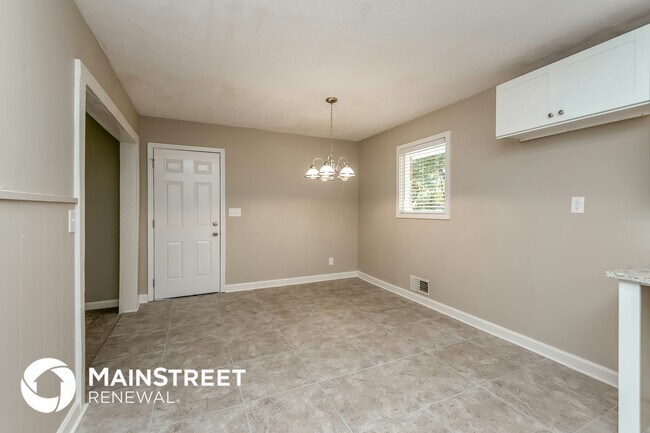 Photo - 204 Oxford Way