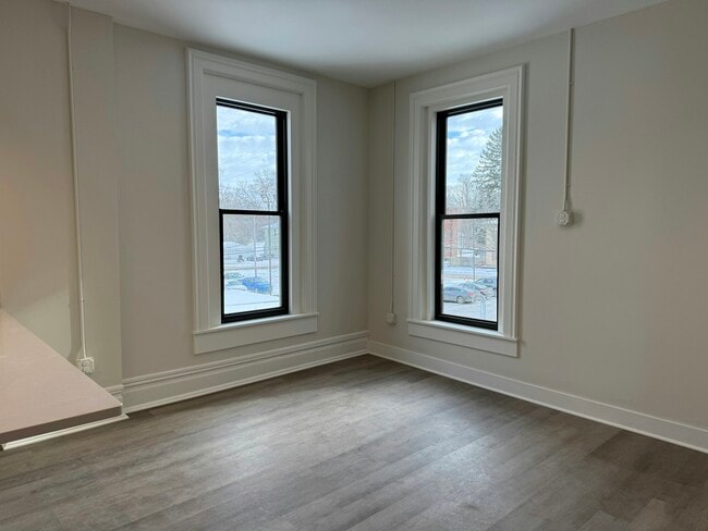 Photo - 106 E Erie St Unit 2B