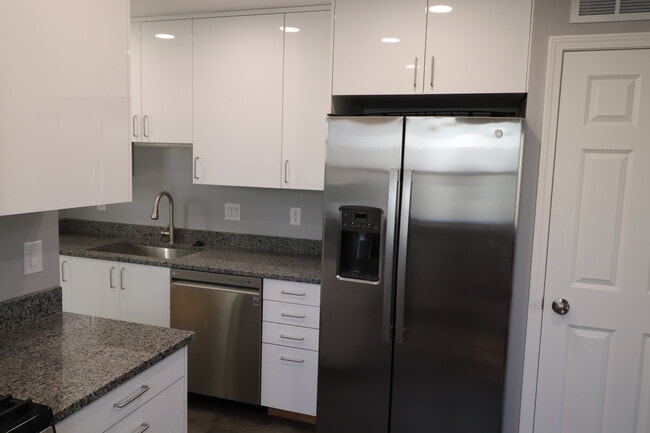 Photo - 2022 E Saratoga St