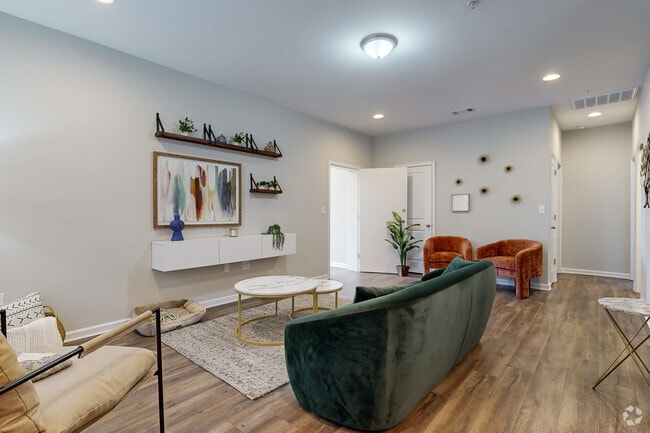 2BR - 1BA, 1127SF - The Gates at South Bend