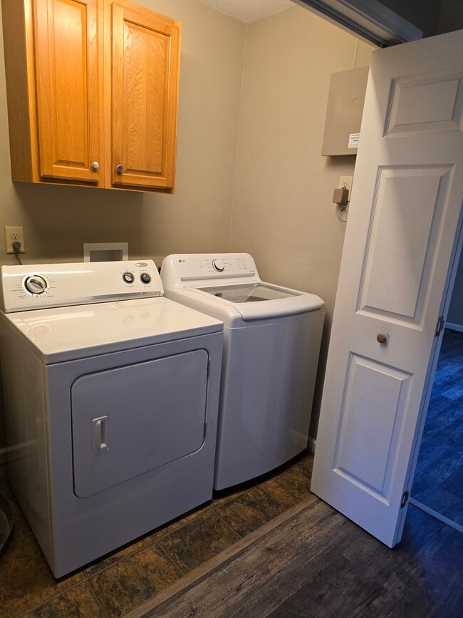 Photo - 2102 Kingsbury Rd