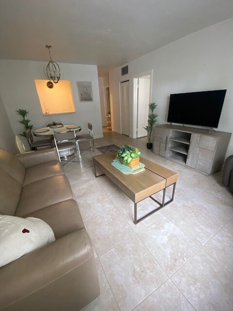 Lake Villa Apartments