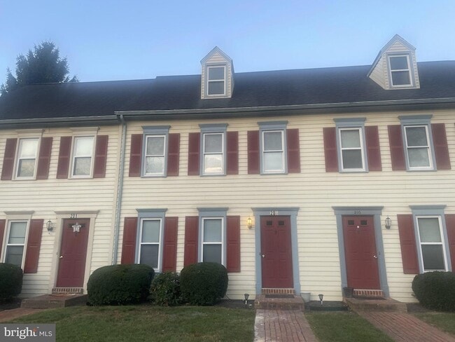 Photo - 203 Cross Keys Dr