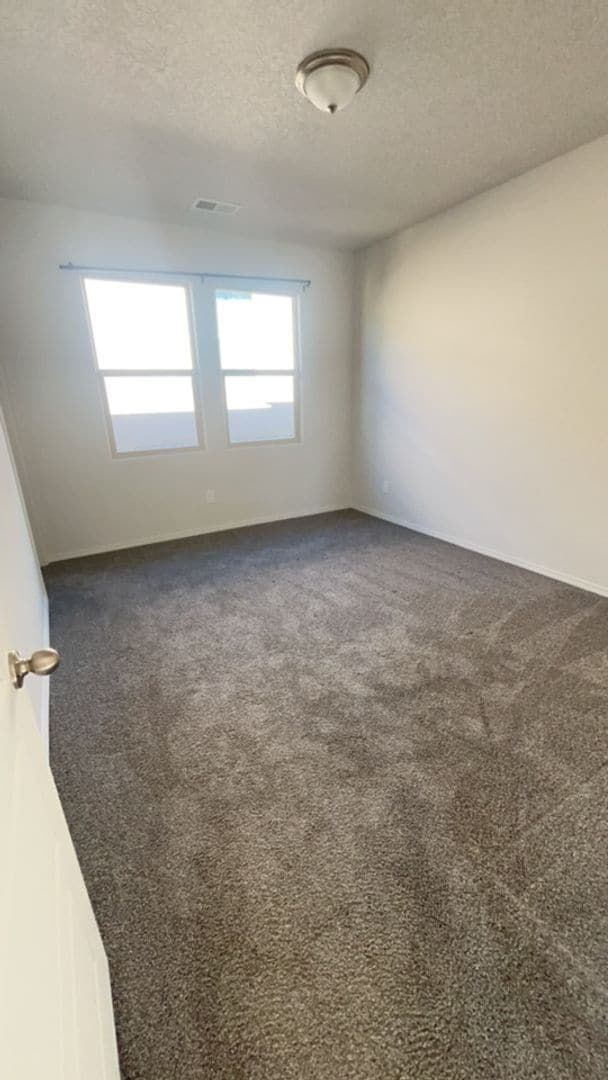 Photo - Beautiful UPGRADED 3bedroom 2 bathroom Hom...