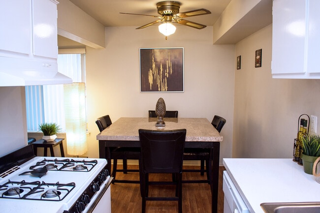 Diningroom (1-bed) - Tuscan Manor Apartments