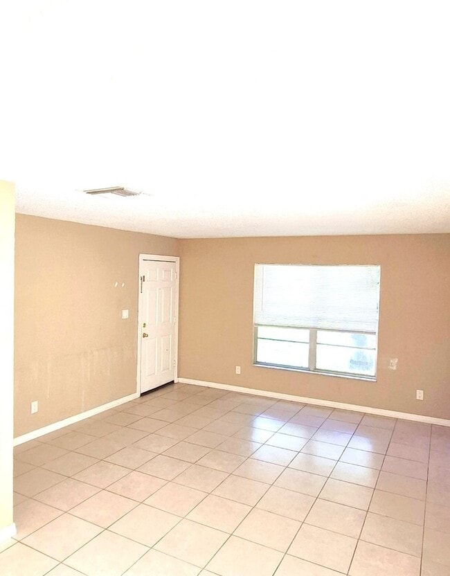 Photo - 2 bedroom 1 bath - Move in special