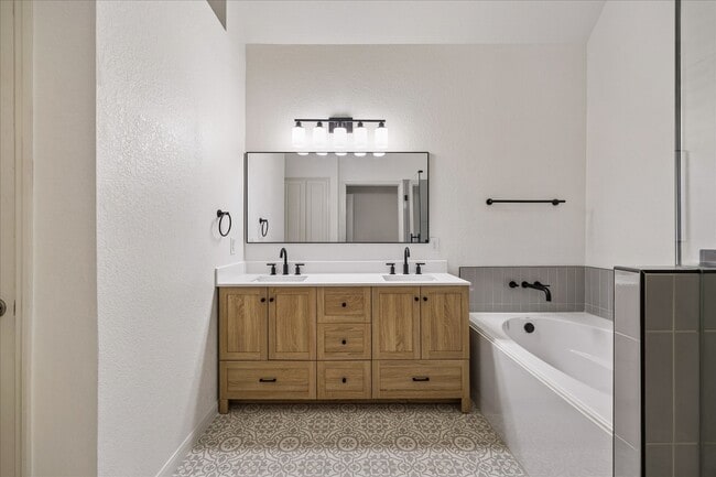 Photo - 8919 Summer Ash Ln