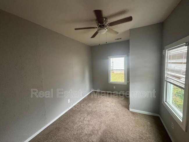 Photo - 331 W College St