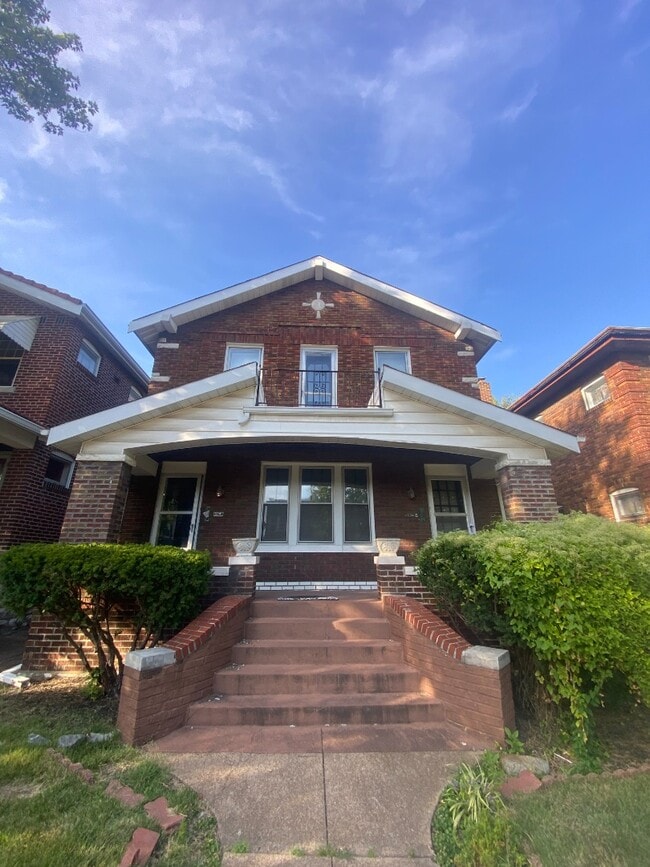 Building Photo - 5049 Lindenwood Ave Unit 2F