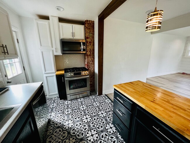 Photo - Cute 2BD 1BA Bungalow Home in Putnam Heights West!!!