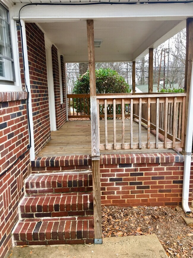 1518 Polo Rd