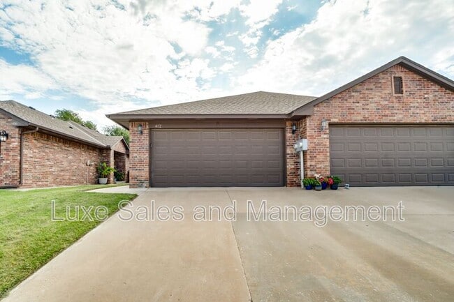 Photo - 437 Chalk Hill Ct