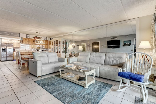 Building Photo - 3215 Jimmy Buffett Mem Hwy Unit ID1247005P Rental