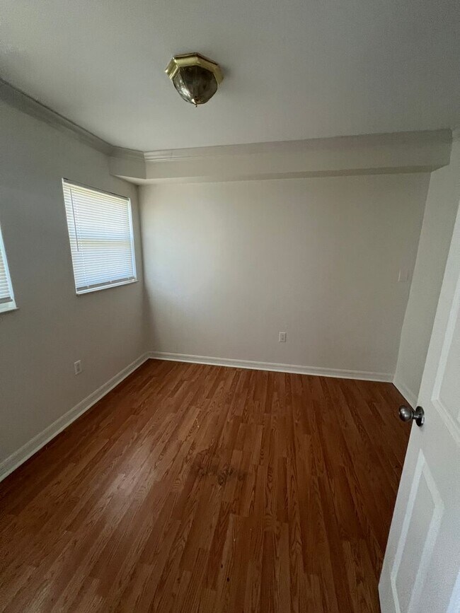 Photo - Available Now : 3 Bedroom 2 Bath Condo