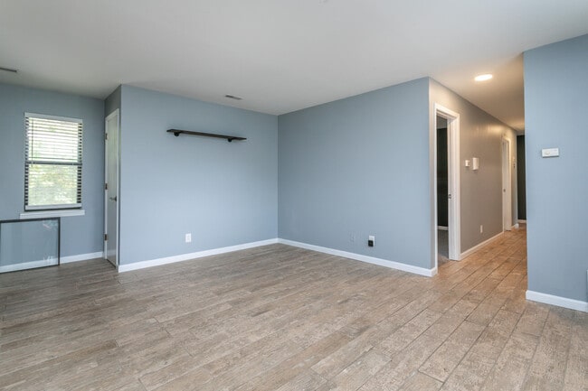 Photo - 2801 W Broadway Unidad G-4