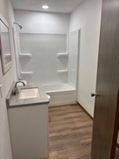 Photo - 1297 S Frederick Ave Unidad 1