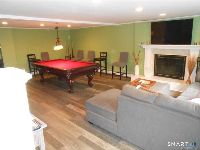 63 E Rocks Rd